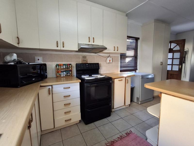 4 Bedroom Property for Sale in Britannia Bay Western Cape
